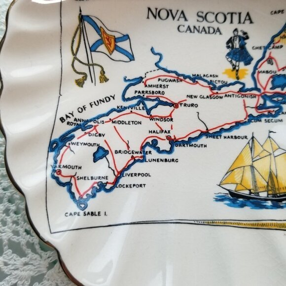 Nova Scotia Shell-Shaped Trinket Dish NS Map Sandland England Vintage Rare Find - Picture 6 of 9